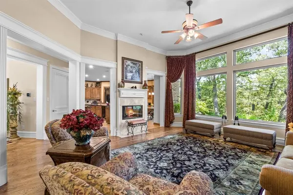 10072 Bluffview Circle, Pilot Point, TX 76258