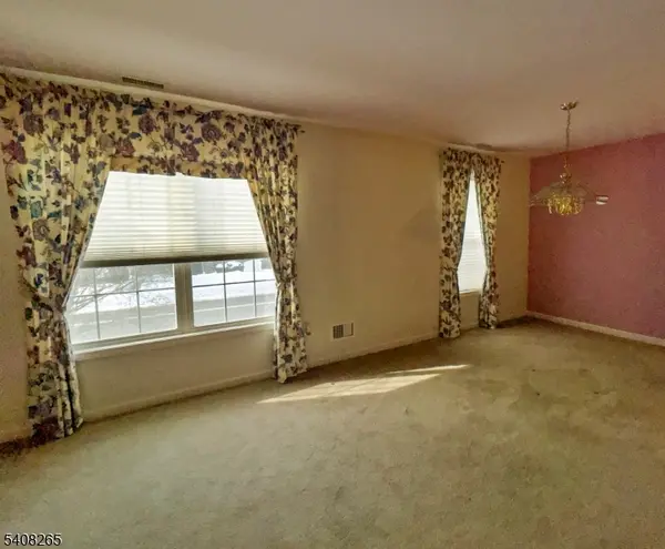 34 Chanda Ct #34, Clifton City, NJ 07012