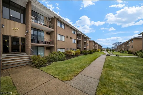 466B Liberty St, Little Ferry Boro, NJ 07643