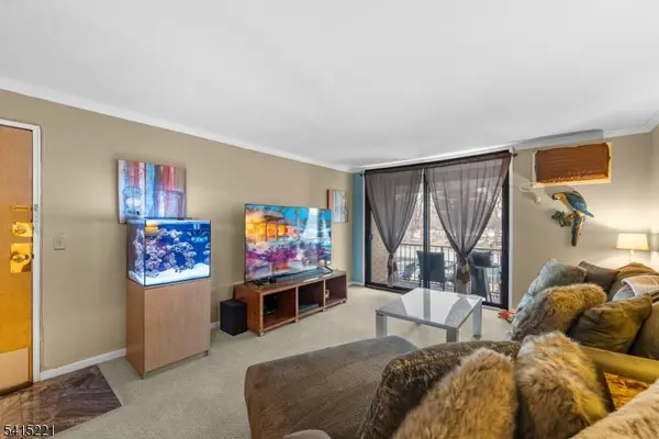 466B Liberty St, Little Ferry Boro, NJ 07643