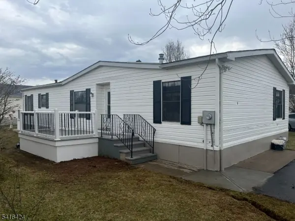 5 Caroline Drive, White Twp., NJ 07823