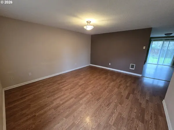 1106 S 11TH AVE, Kelso, WA 98626