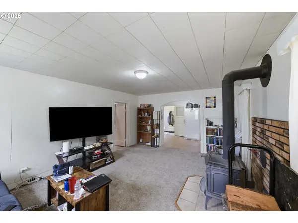 2611 EVERETT AVE, North Bend, OR 97459