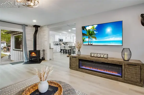 43 S Valley RD, Palmer Lake, CO 80133