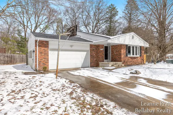 231 Eden RD, Pennfield Twp, MI 49017