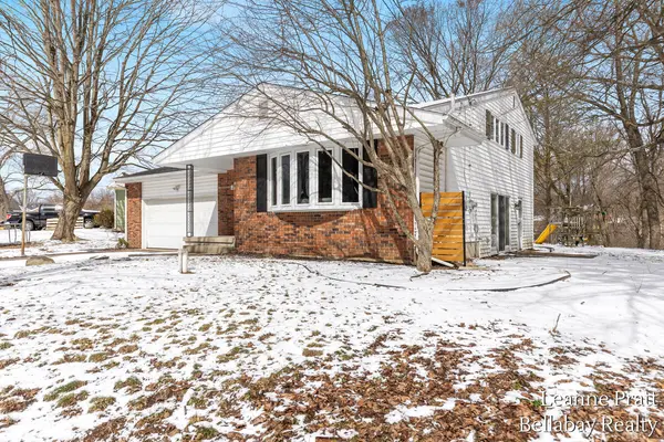 231 Eden RD, Pennfield Twp, MI 49017