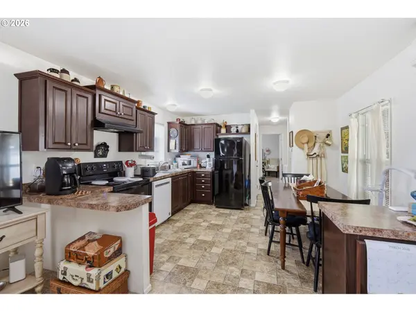 1475 GREEN ACRES RD #148, Eugene, OR 97408