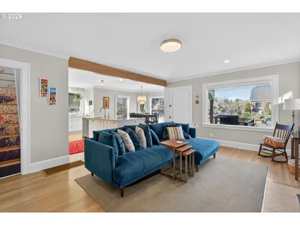 2704 SE HARRISON ST, Portland, OR 97214