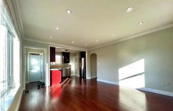 69 Ellington DR #(Main), Toronto E04, ON M1R 3Y2