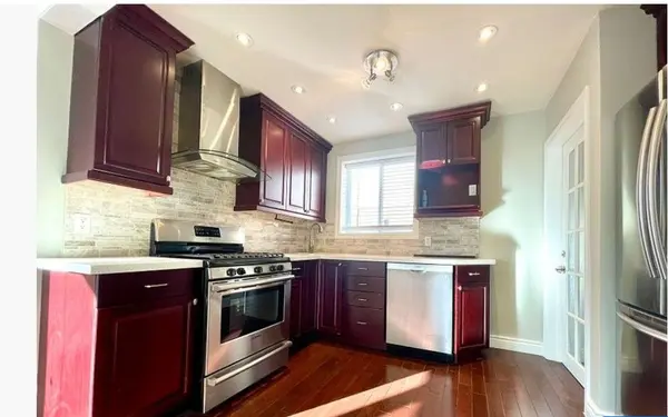 69 Ellington DR #(Main), Toronto E04, ON M1R 3Y2