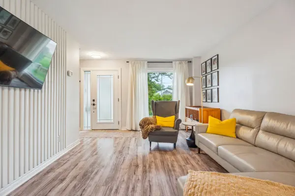 50 Metro RD S, Georgina, ON L4P 3K8