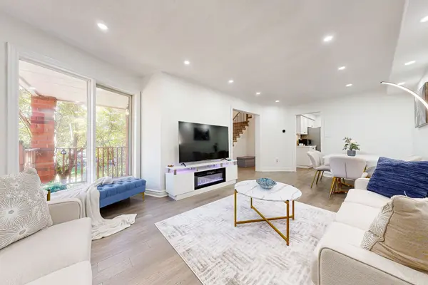 46 October LN, Aurora, ON L4G 6Z9