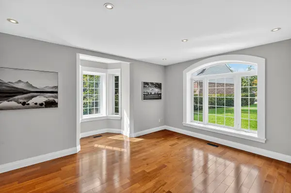 105 Duckworth ST, Barrie, ON L4M 3V9