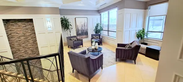 5233 Dundas ST W #923, Toronto W08, ON M9B 6M1