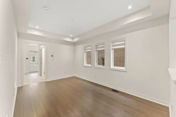 3909 Koenig RD E, Burlington, ON L7M 0Z9