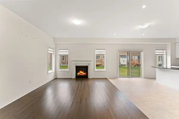 3909 Koenig RD E, Burlington, ON L7M 0Z9