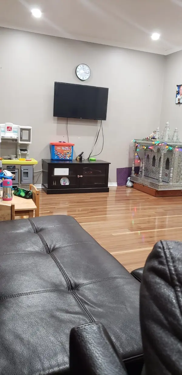 33 Baha CRES, Brampton, ON L7A 2J3