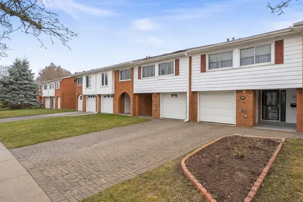 86 Overlea DR, Kitchener, ON N2M 1T1