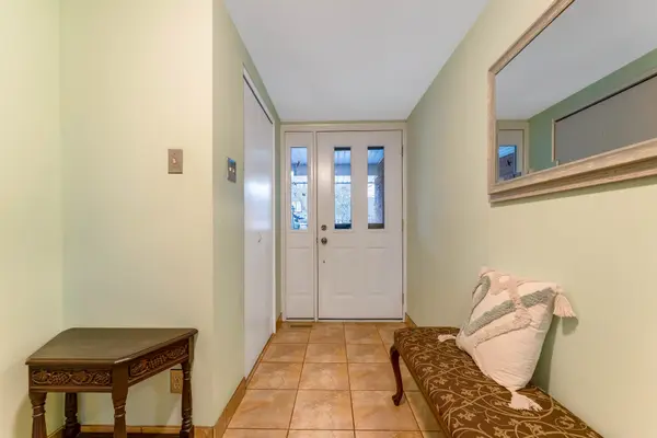 86 Overlea DR, Kitchener, ON N2M 1T1