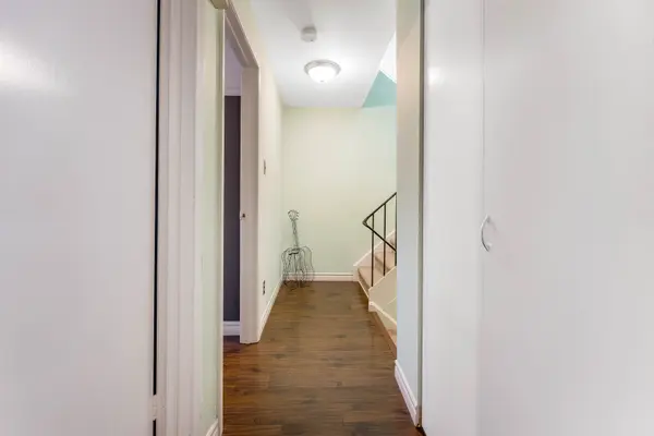 86 Overlea DR, Kitchener, ON N2M 1T1