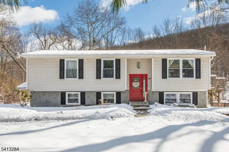 46 Vail Dr, Hampton Twp., NJ 07860