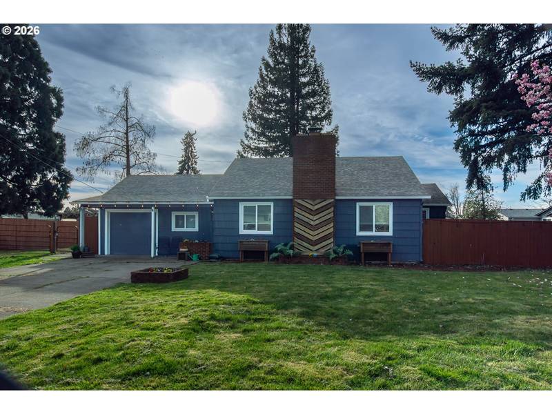 370 S 38TH ST, Springfield, OR 97478