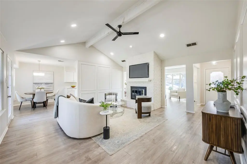 2824 Amber Drive S, Fort Worth, TX 76133