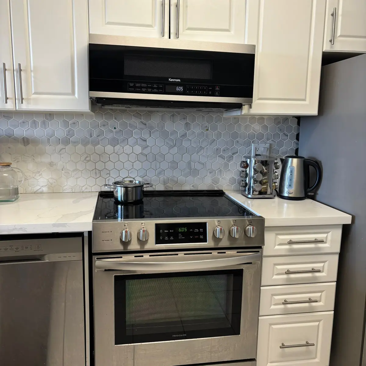 236 Albion RD #2009, Toronto W10, ON M9W 6A6