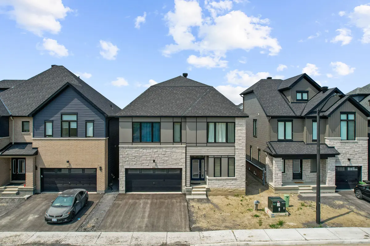 280 Sapling GRV S, Barrhaven, ON K2J 7L9
