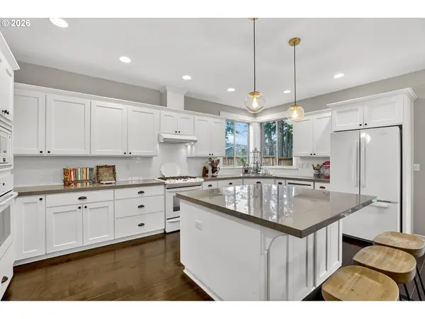 15679 SE THORNBRIDGE DR, Clackamas, OR 97015