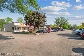 1415 S MILFORD RD, Highland Twp, MI 48357