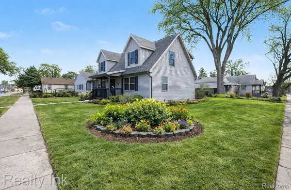 27132 Groveland ST, Madison Heights, MI 48071