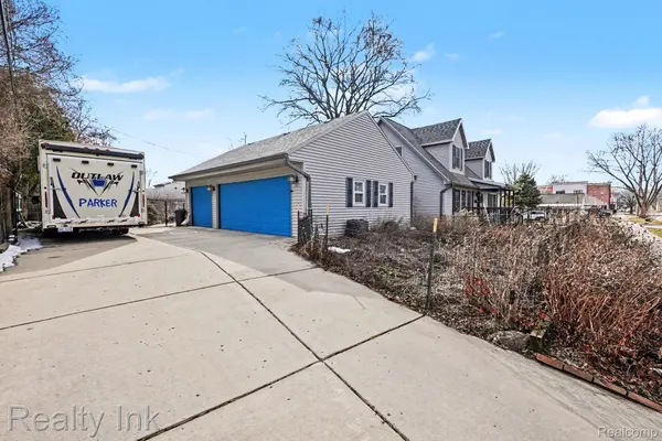 27132 Groveland ST, Madison Heights, MI 48071