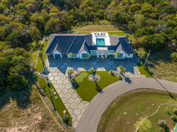 10039 Crestridge Drive, Whitney, TX 76692