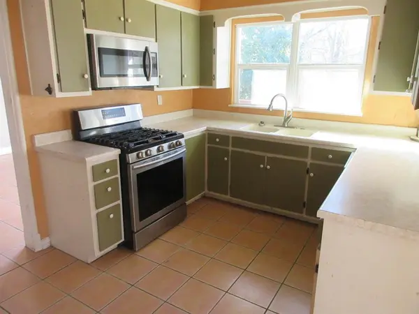 6259 S Lakeshore Drive, Shreveport, LA 71119