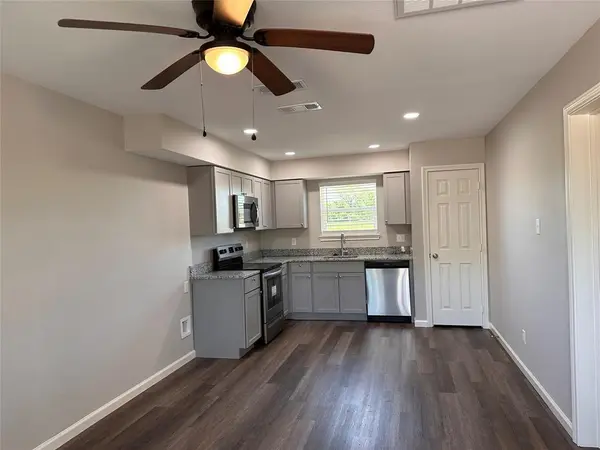 11015 W Interstate Highway 30 #4, Cumby, TX 75433