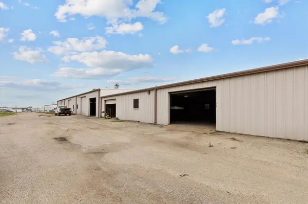 2305 N Main Street, Cleburne, TX 76033