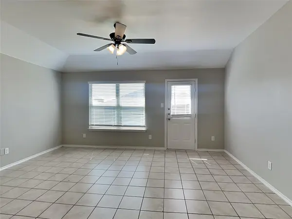 2002 Grimes Drive, Forney, TX 75126