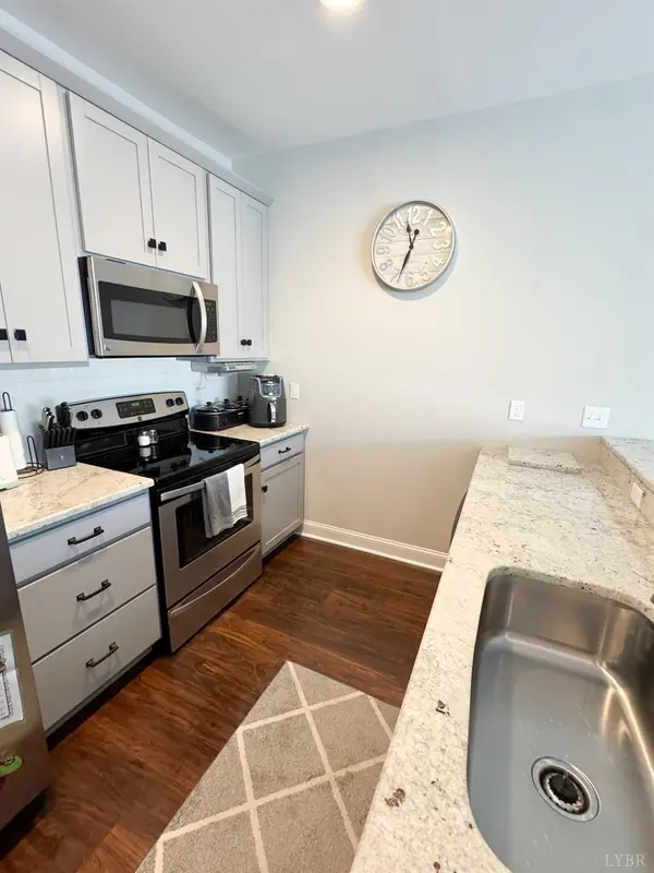 1225 Commonwealth CIR, Forest, VA 24551