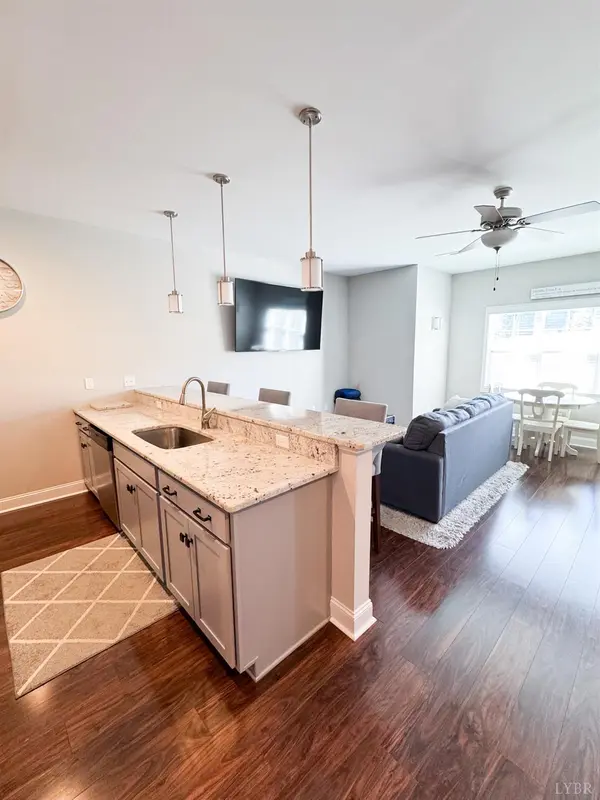 1225 Commonwealth CIR, Forest, VA 24551