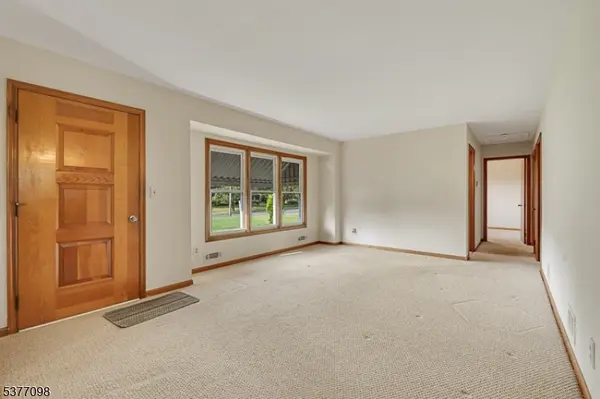 45 Amwell Rd, Millstone Boro, NJ 08844