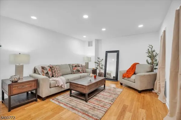 348 Silk St, Lawnside Boro, NJ 08045