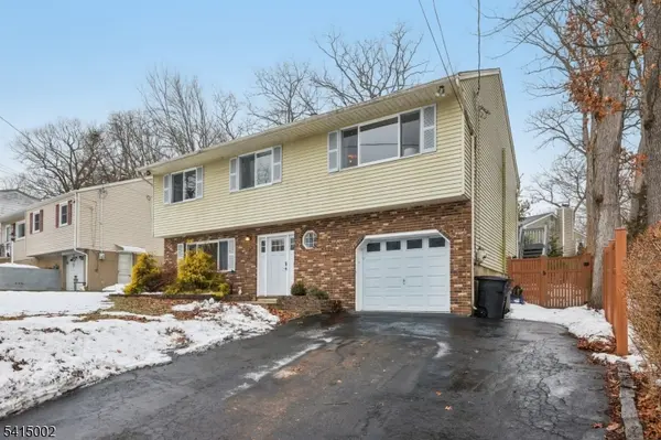 4 Birch Rd, Ringwood Boro, NJ 07456