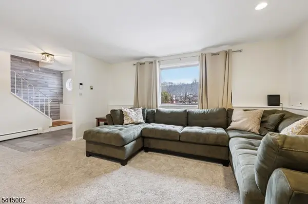 4 Birch Rd, Ringwood Boro, NJ 07456