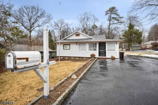 4 Dead End Rd, Rockaway Twp., NJ 07435