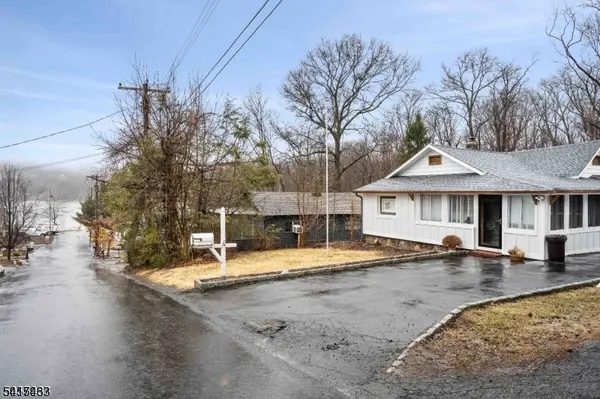 4 Dead End Rd, Rockaway Twp., NJ 07435