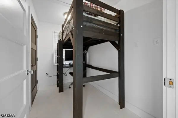 4 Dead End Rd, Rockaway Twp., NJ 07435