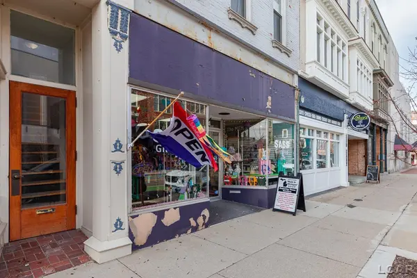 114 E Maumee ST, Adrian, MI 49221