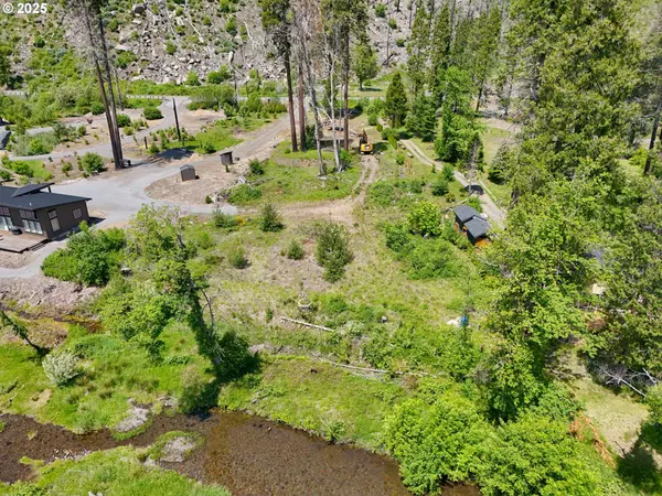 52958 MCKENZIE HWY, Blue River, OR 97413