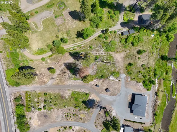 52958 MCKENZIE HWY, Blue River, OR 97413